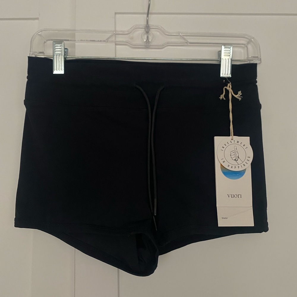 Vuori women’s athletic shorts